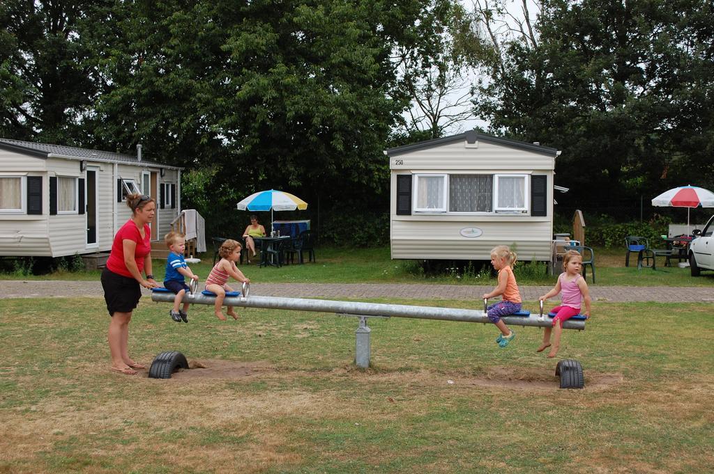 Oostappen Vakantiepark Brugse Heide Bv Valkenswaard Eksteriør bilde